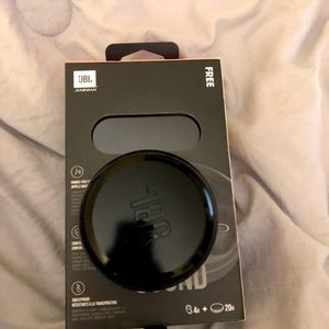 JBL free wireless headphones